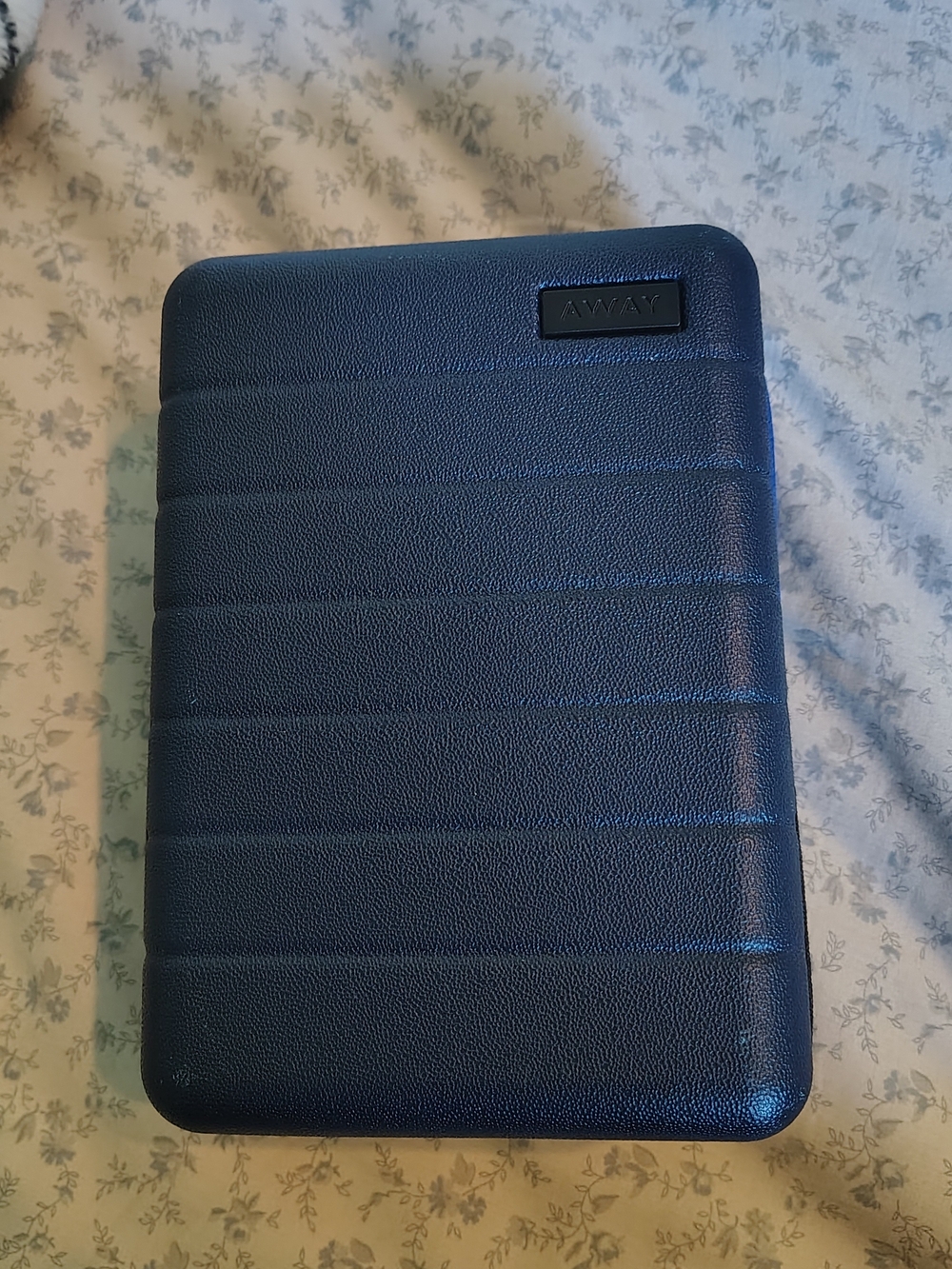 United "Away" Hardcase Travel Amenity Kit